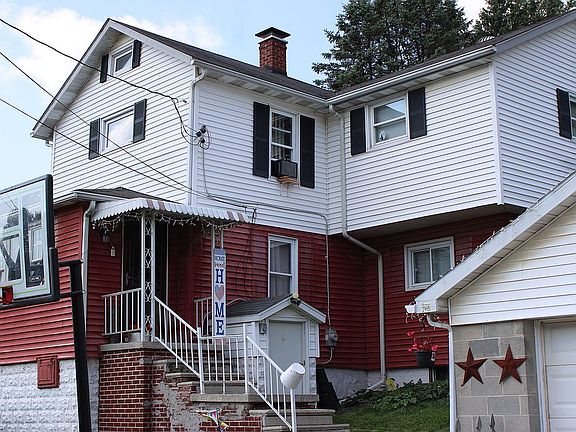 3rd image of 227 Twenty Row Rd