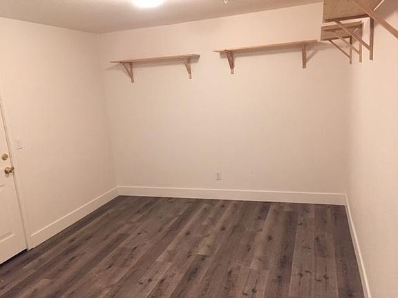 4th image of 549 Adeline Ave