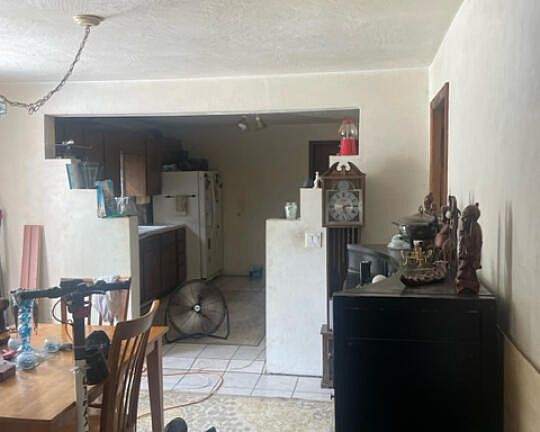 4th image of 129 W Church St #0
