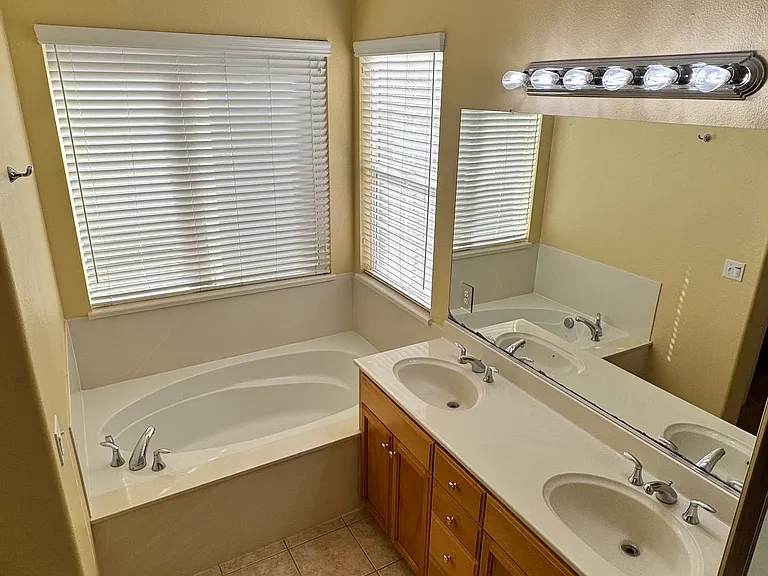 1383 Carlsbad Dr — Photo 18