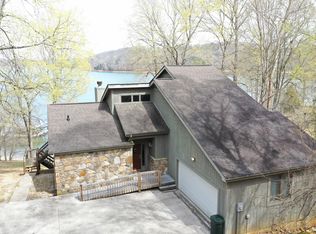 574 Little Fawn Ln, La Follette, TN 37766