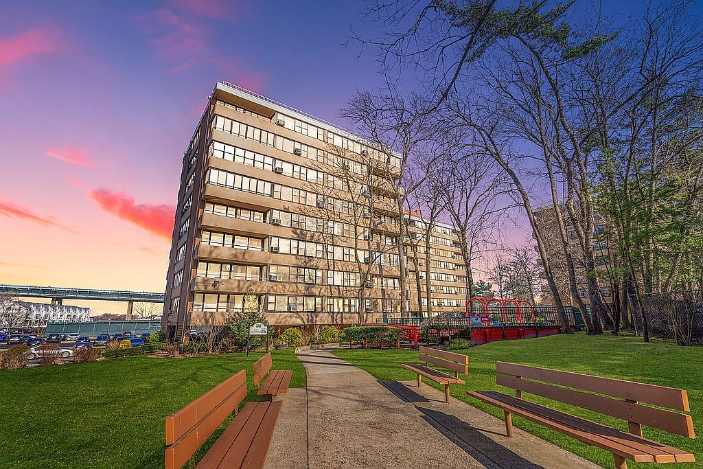 915 166th St APT 6B, Beechhurst, NY 11357 Zillow