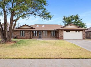 417 E Adams St, Levelland, TX 79336