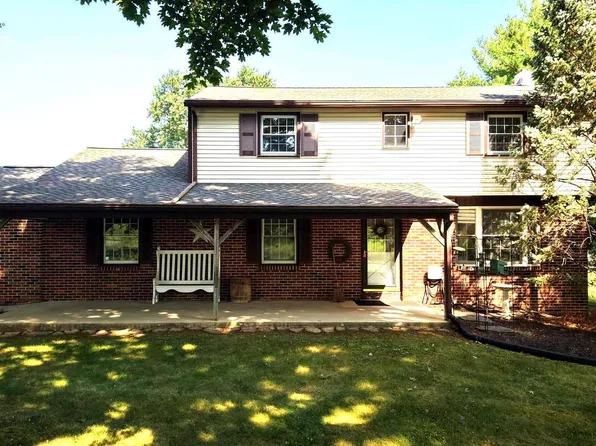 571 Township Line Rd, Telford, PA 18969
