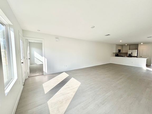 5th image of 1388 Diamond Carnation Dr