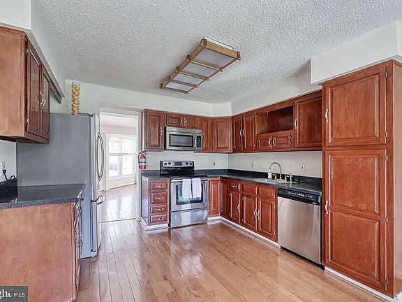 kitchen with updated LG microwave and stove