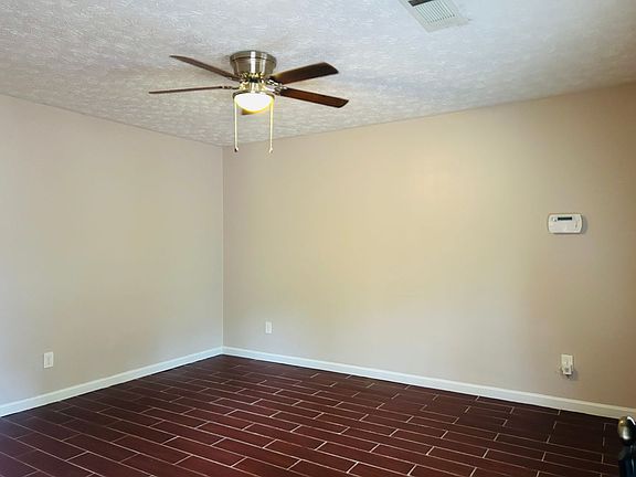3rd image of 140 Summerwood Dr #140