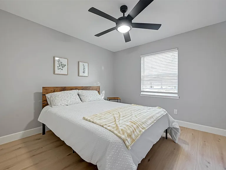 5522 Caversham Dr — Photo 10
