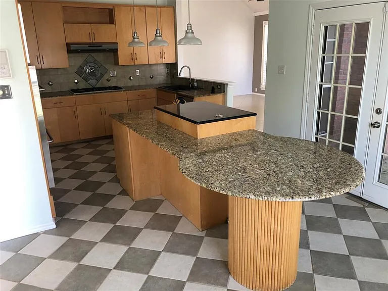 2212 Norwich St — Photo 25