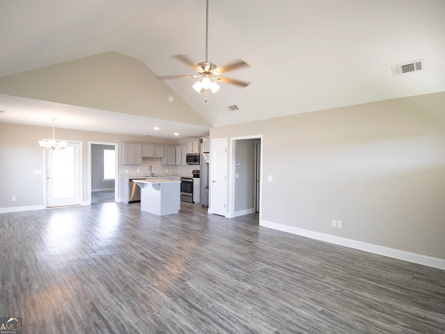 3 bed, 2.0 bath, 1406 sqft, $1,800 — Photo 4