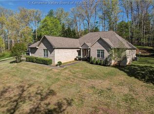 46 Youngview Dr, Elkview, WV 25071