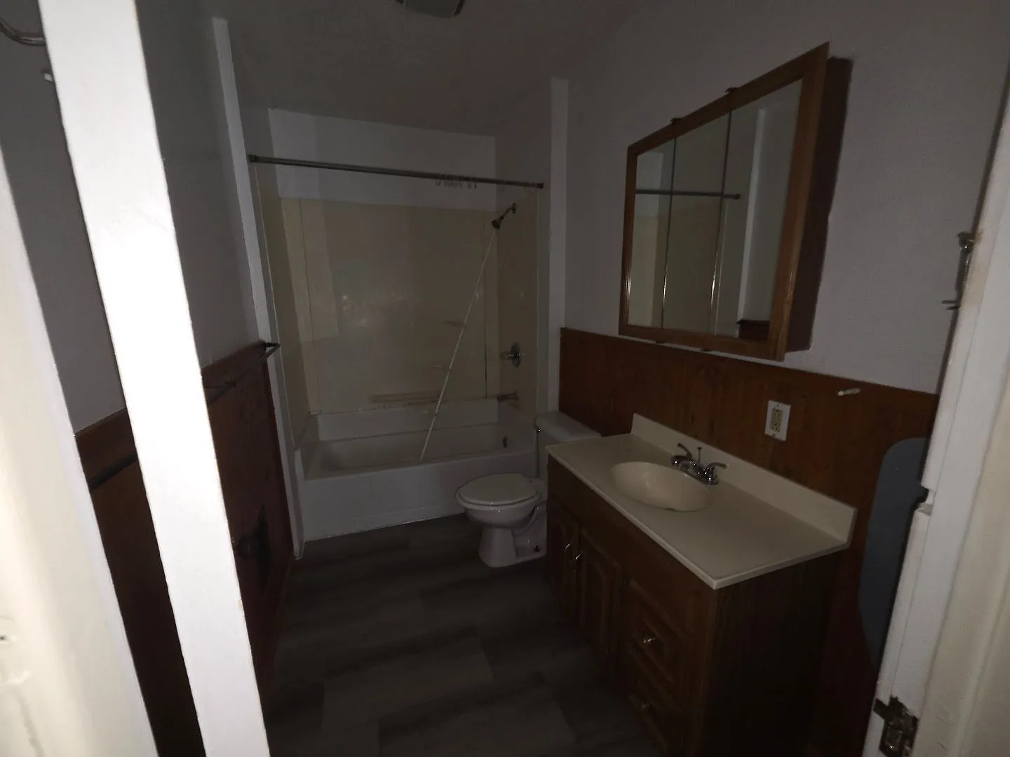 upper 1 bedroom unit lower west side — Photo 4