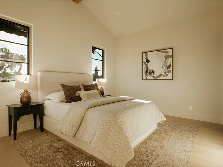 4940 Hesperia Ave — Photo 22