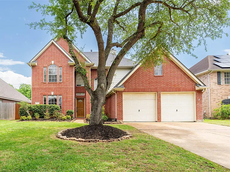 2309 Orleans Ln — Photo 1
