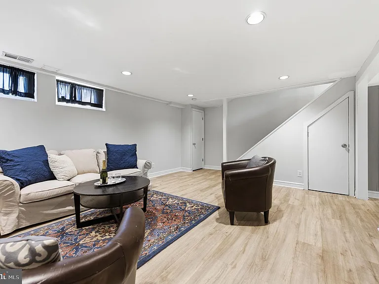 6467 Blenheim Rd — Photo 31