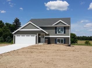 1701 Trent Ridge Ct NE, Cedar Springs, MI 49319