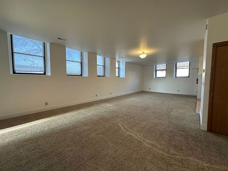 1st image of 605 1st Ave N #111