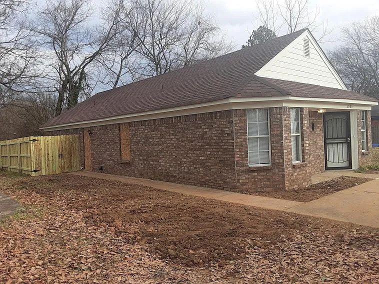 3006 Calvert Ave — Photo 2