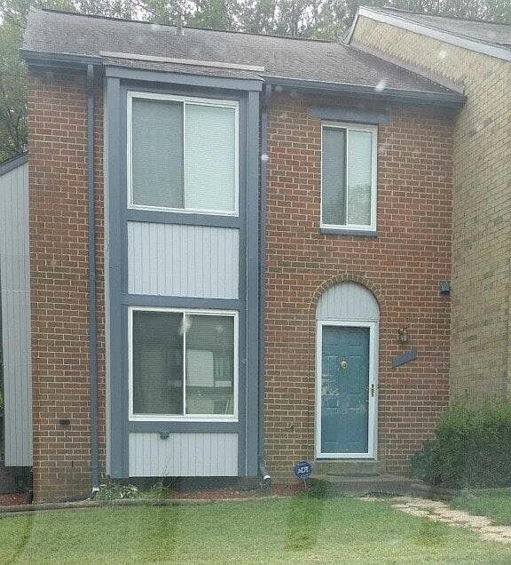 2nd image of 2823 Cambridge Dr