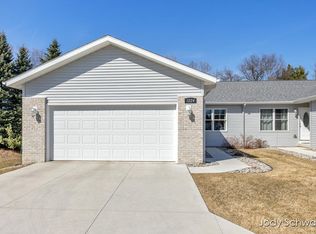 1224 Silver Ridge Ct, Greenville, MI 48838