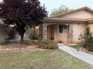 5704 Grand Terrace Ct, Bakersfield, CA 93313