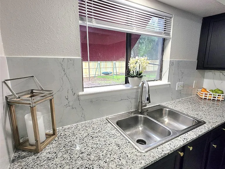 10047 Emerald Creek Dr — Photo 11
