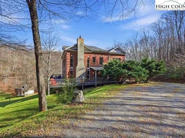 205 Timber Lakes Drive, Todd, NC 28684