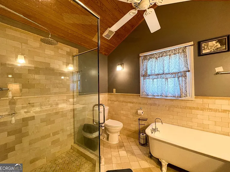 305 Orange St — Photo 20