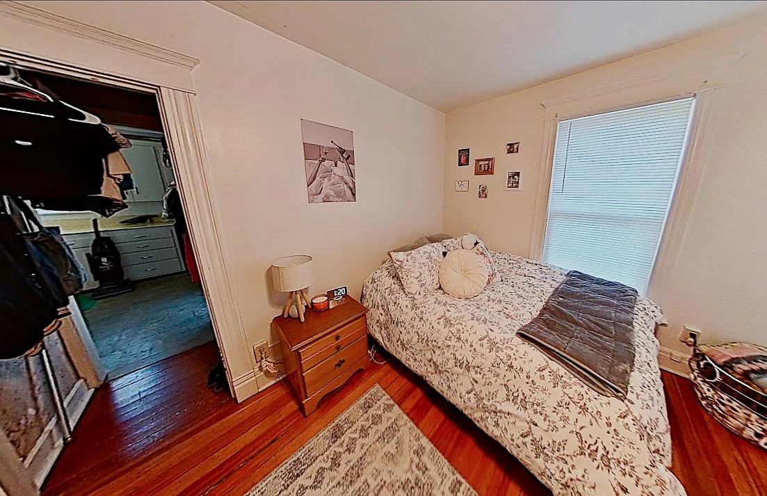 4 bed, 2112 sqft, $2,936 — Photo 3