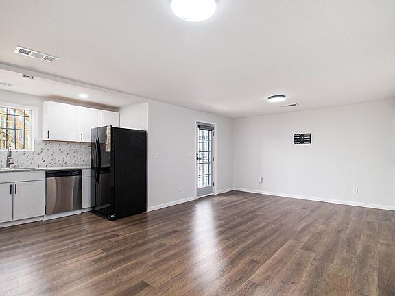 3rd image of 4007 Moore Creek Dr