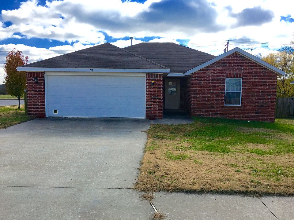 1st image of 718 Olivia Ln