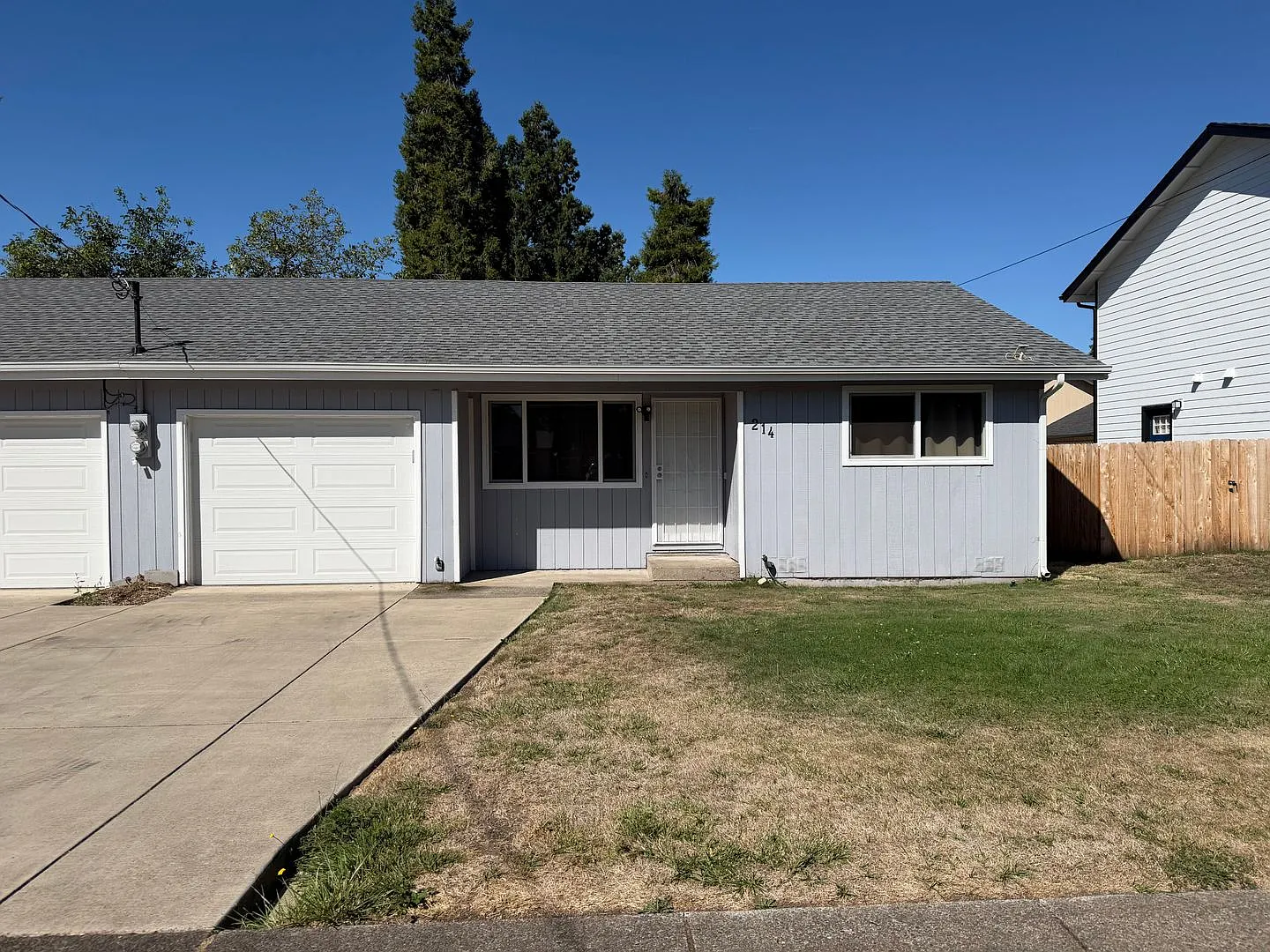 Updated 2-bedroom 1 bath duplex in Thurston! — Photo 1