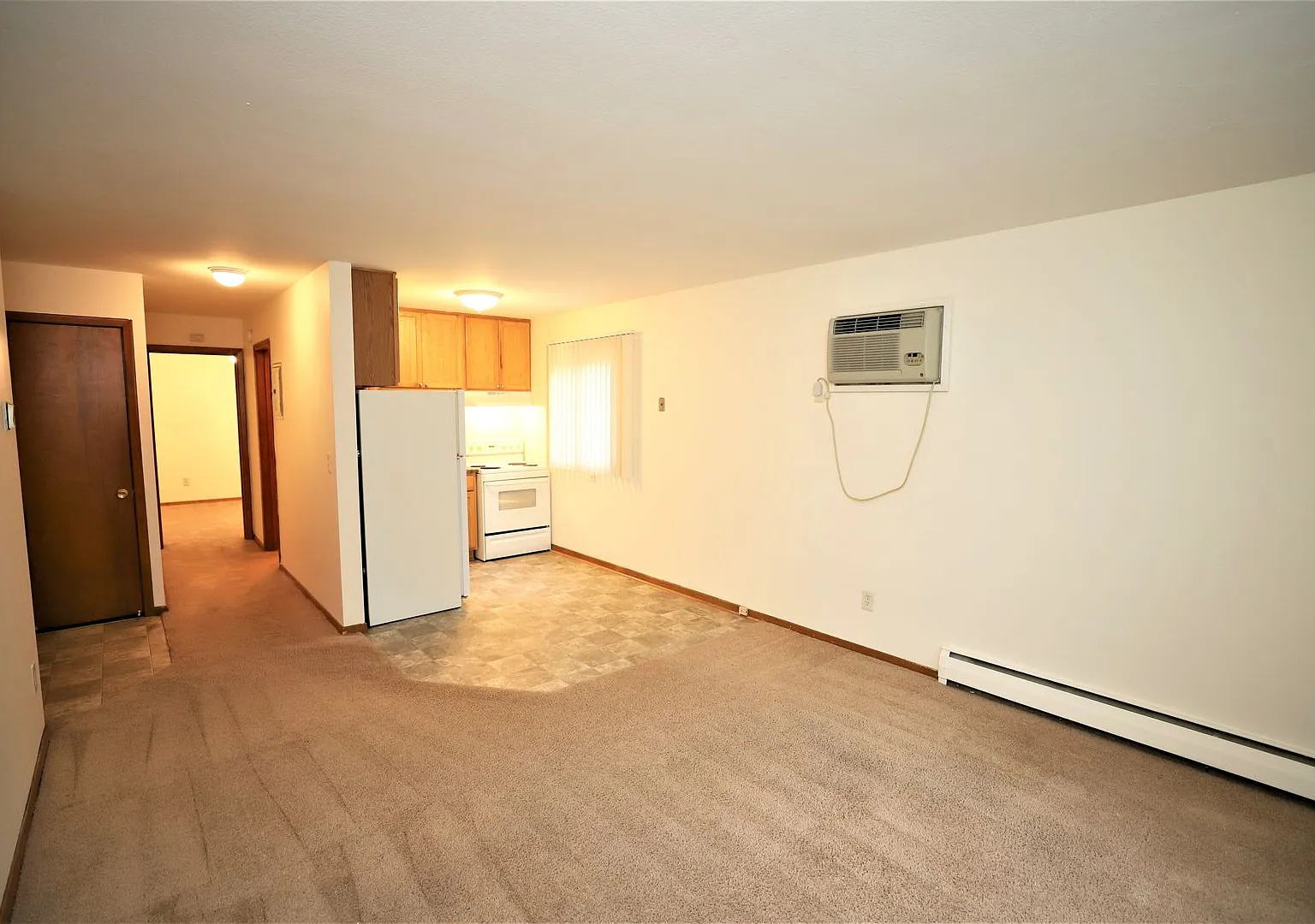 Premier Properties - 6614 — Photo 4