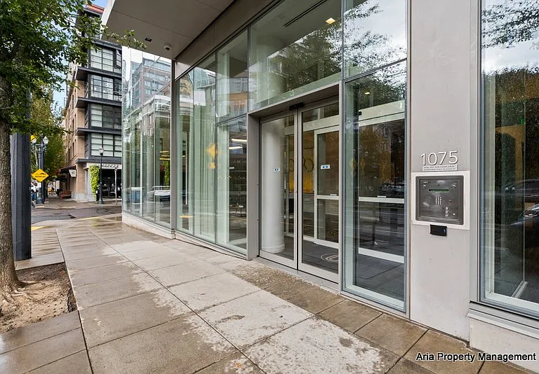 1075 NW Northrup St #2715 — Photo 2