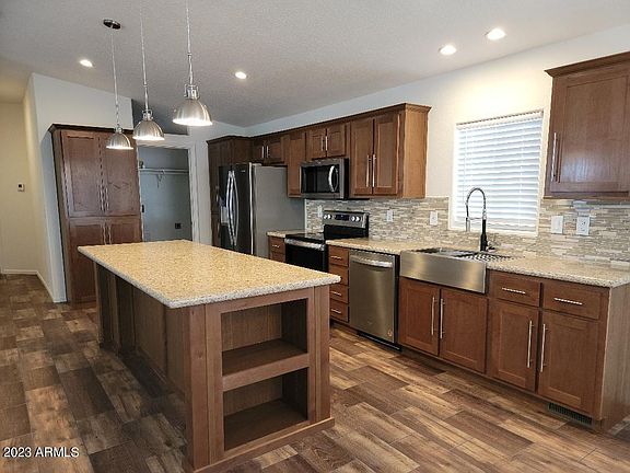 3rd image of 3709 N KANSAS Avenue