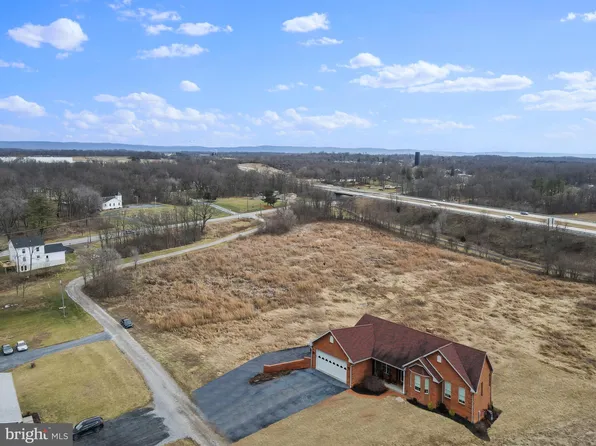 8 Minerva Ct, Kearneysville, WV 25430