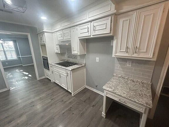 5th image of 802 N Sherman Ave