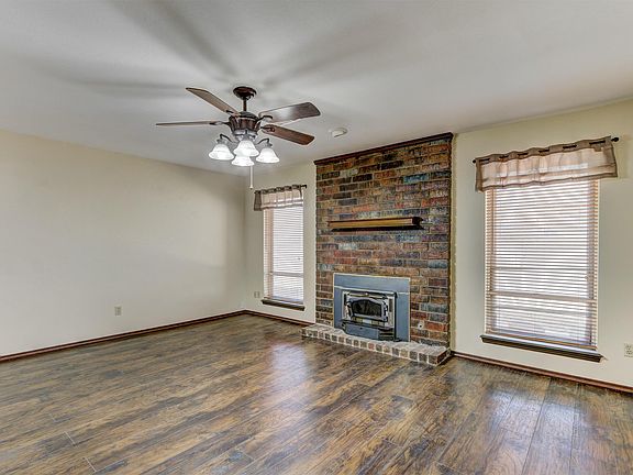 3rd image of 120 Lochwood Cir