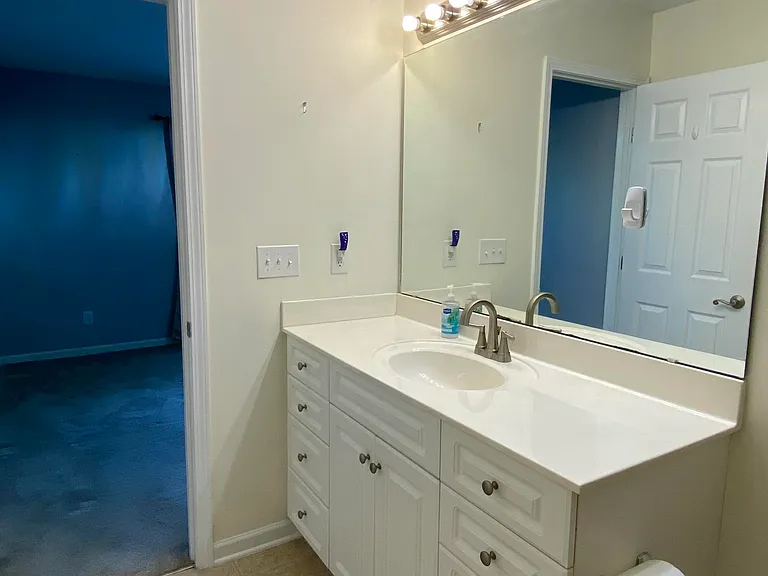 1041 Bridgeport Way — Photo 15