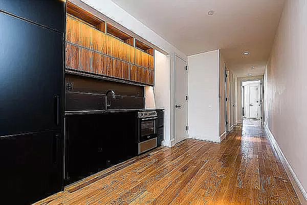 1st image of 186 Nassau St #203