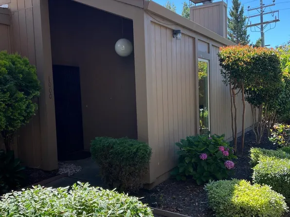 1000 Easter Ln, Alameda, CA 94502