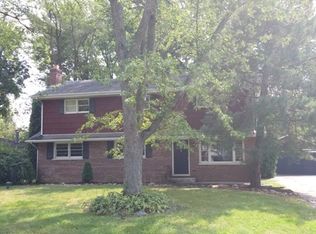 355 W Walnut Ave, Roselle, IL