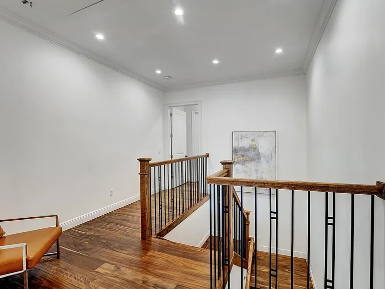 500 NE Wavecrest Way — Photo 39
