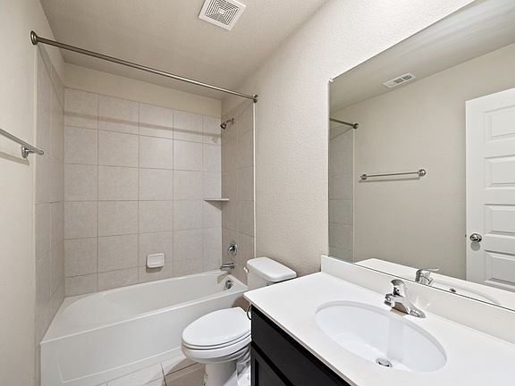 3rd image of 4805 Cleves Ave