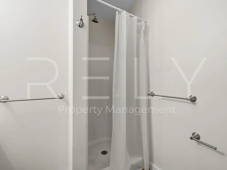 2908 Whisper Oaks Ln #D — Photo 29