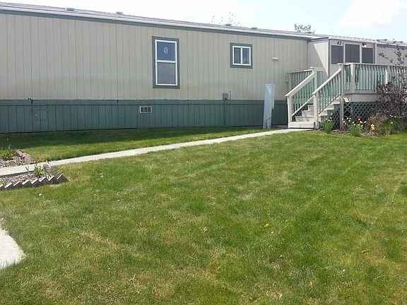 3rd image of 255 NW Golden Hills Dr Space 43