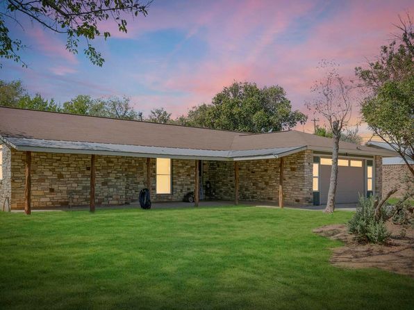 108 EDGEWOOD DR, Comfort, TX 78013