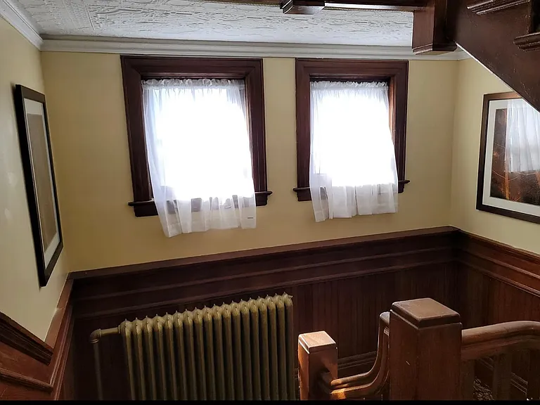 Historic building on West 7th and Grand in St. Paul — Photo 6