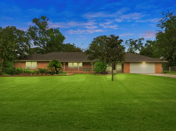 430 S Burnett Dr, Baytown, TX 77520