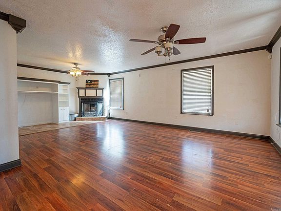 3rd image of 3306 Lena Ln